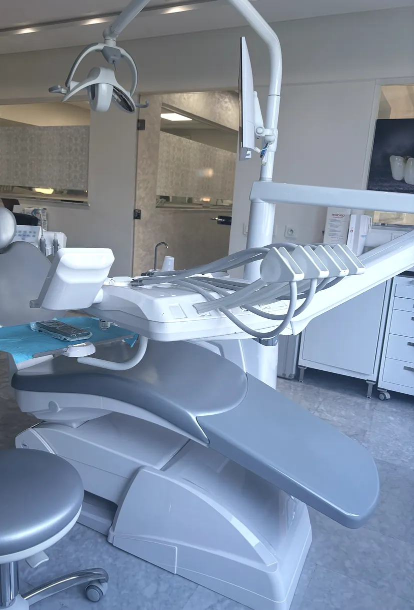 Fauteuil dentaire dans une salle de soins